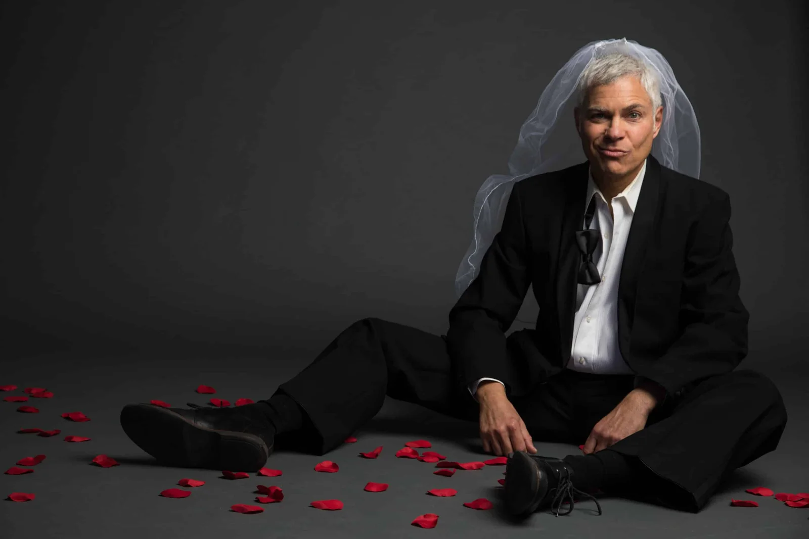 Steve-Budd-in-Oy.Love_.1-Photo-credit-Cheshire-Isaacs-scaled Steve Budd's promo image