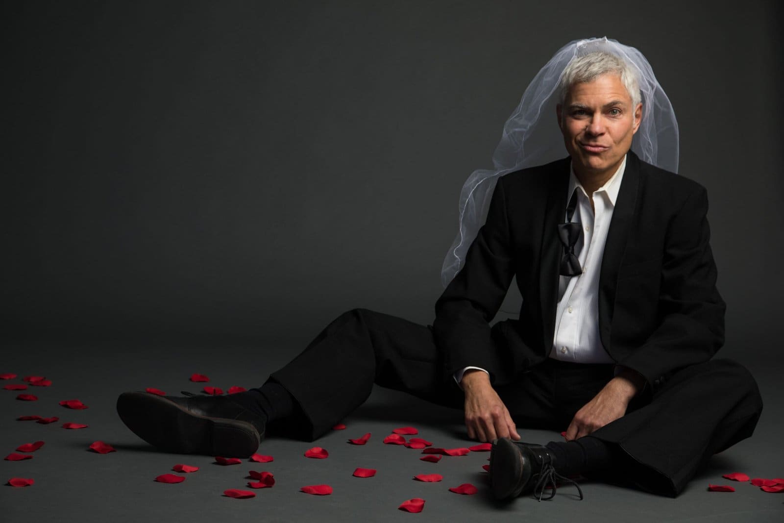 Steve Budd in Oy...Love.1 Photo credit Cheshire Isaacs A banner advertising a talk about Chagall by Jennifer Stern